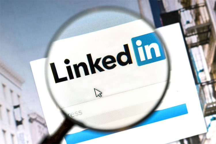 Rechercher votre job idéal comme un recruteur ? LinkedIn vu de l’autre côté du miroir