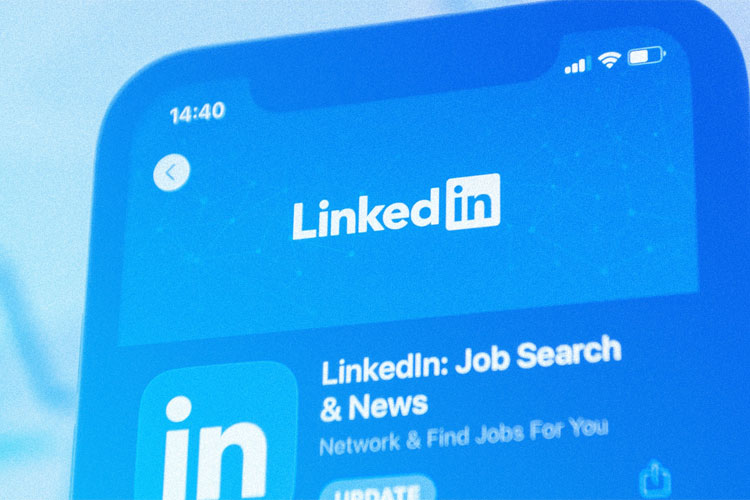 Et si le job idéal vous trouvait avant même que vous le cherchiez ? Les secrets de l’attraction professionnelle sur LinkedIn